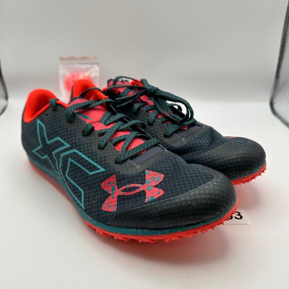 UNDER ARMOUR Brigade XC Low Spiked Track Shoes Sz 9 3022001-401 - Picture 1 of 6